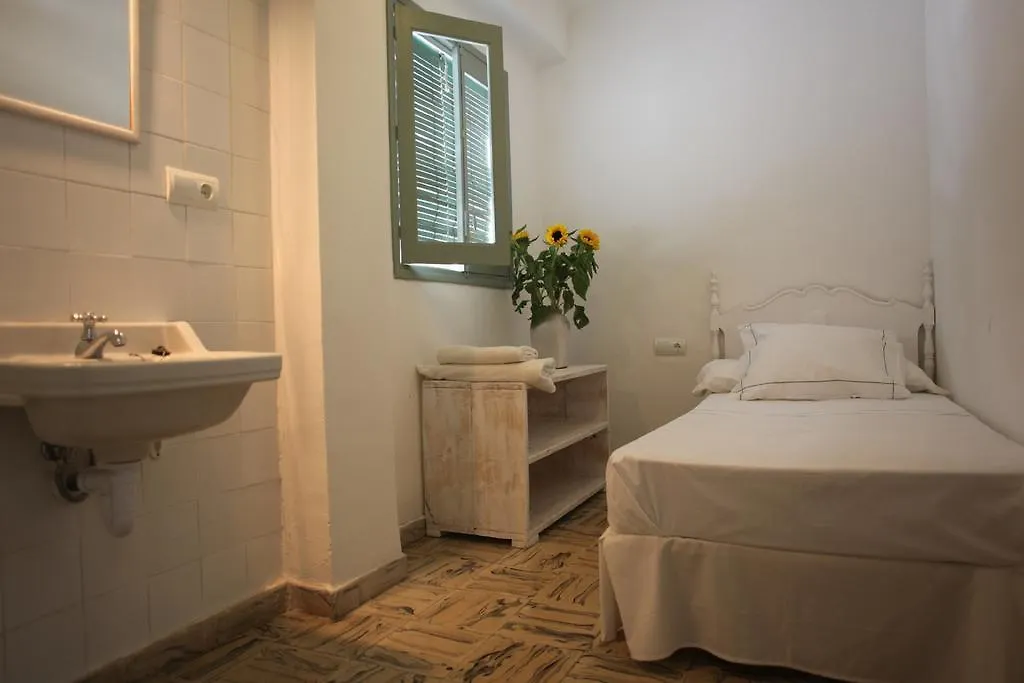 Konukevi Juanita Hostal İbiza Kenti