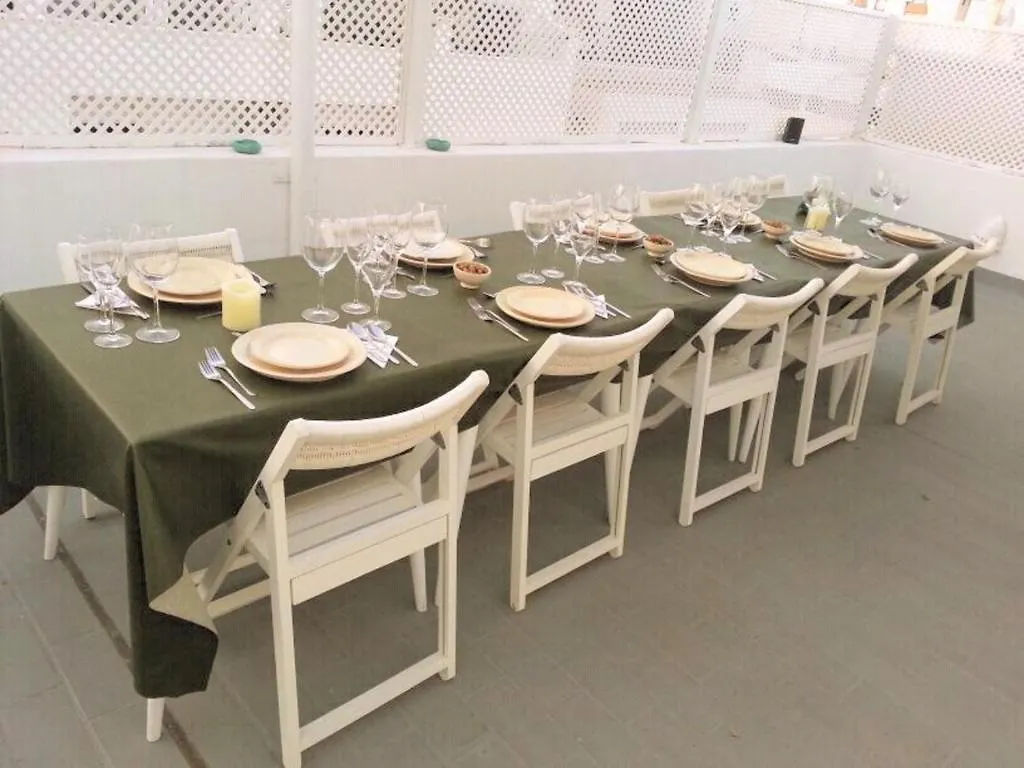 Konukevi Juanita Hostal İbiza Kenti